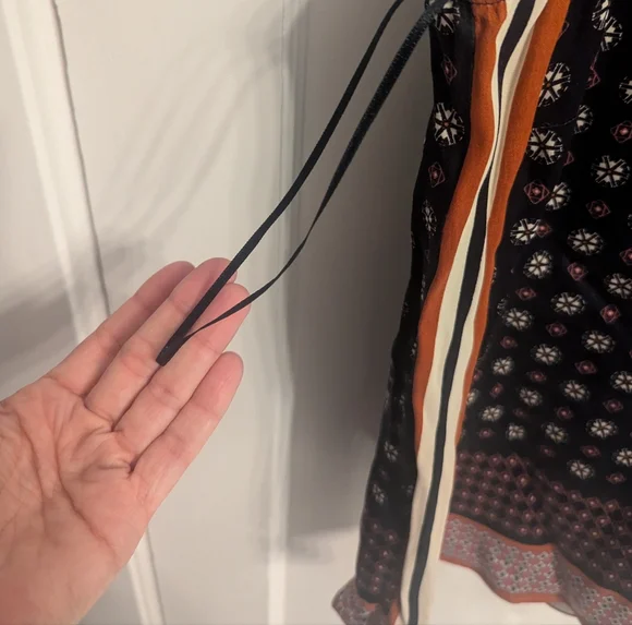 Massimo Dutti flowy patterned resort top size M - Picture 6 of 6